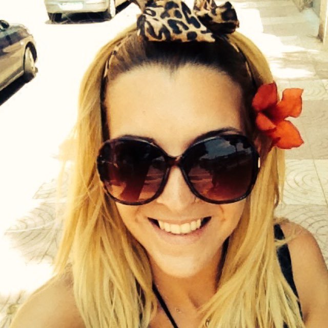 Marketing, Hospitality & Social Media. Food addict + Chocoholic. Zombie geek. Love beach, sun & happy people.