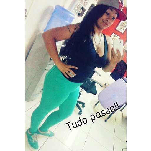 • Respire, inspire, ignore e VIVA!
21 anos, Capricórniana.
Snap: Jurangeel ✌