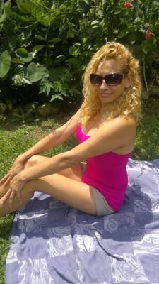 soy buena amiga,consejera,amable y super feliz con mi vida