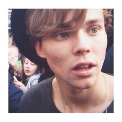 Hello, I'm Ashton and i like to be called daddy.