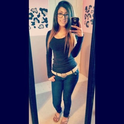 strong women wear their pain like stilettos. no matter how much it hurts, all you see is the beauty  ♥