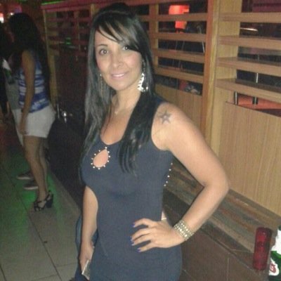 soqenao5's profile picture. “Confesso que preciso de sorrisos, abraços, chocolates, bons filmes, paciência e coisas desse tipo