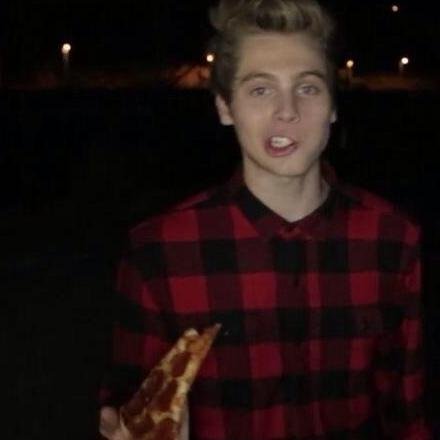 FOLLOW @grcxnlight & @hemmingsss5sos
