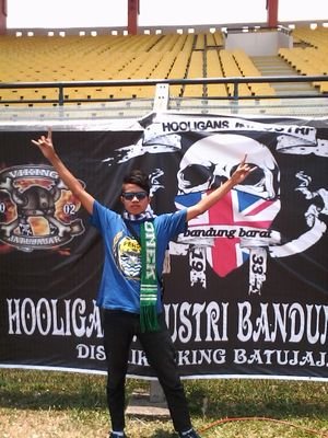 saedana ngadukung persib tapi make manah,