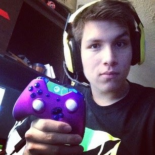 Personal Twitter profile for this Canadian gamer boy Pamaj. I like having a separate account from the main one @pamaj