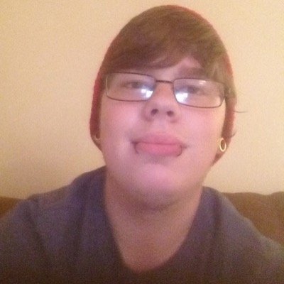 farfromhero's profile picture. Im in a sweet ass band haha jk i wish but i listen to good music :)