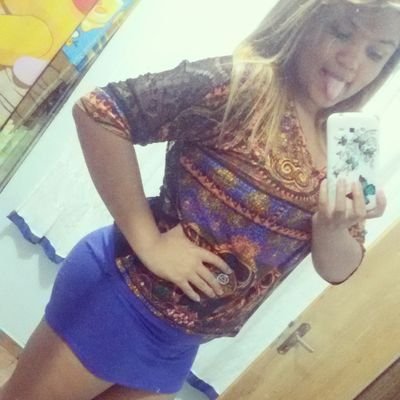 sou uma idiota feliz  , que nao tá nem ai pra oque acham dela :D