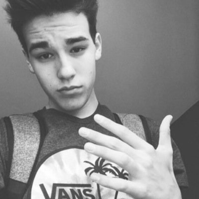 follow @awkwardsides if your a TRUE whitesider