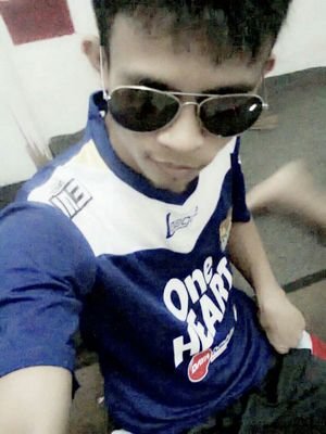 tanks to ALLAH swt atas hembusan nafas ini...
I LOve mUhammad Saw.
Family,persib bandung