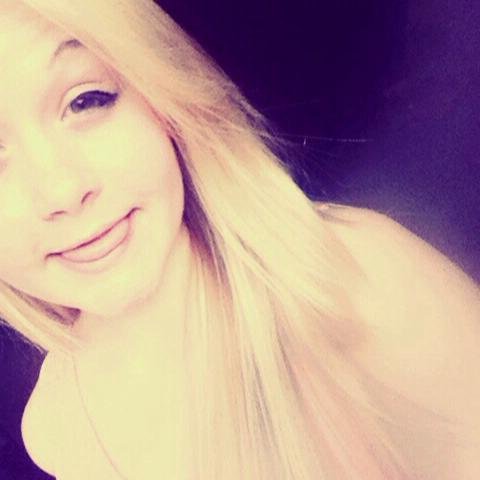 abbixoxox's profile picture. lifes a game that everyone can play but watch out not everyone plays fair x.x ~abbixoxox