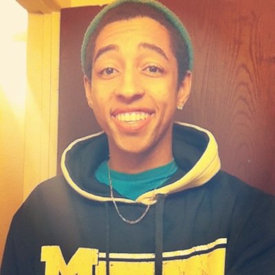 Michigan ✋ competitive call of duty player.