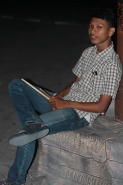 DHutahaean7's profile picture. 