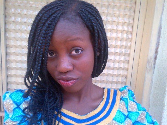 Love avin fun,dresng up goin around nd meetng ppl.am a studnt,a man u fan nd if u wnt 2 knw more abt me jst fllw *moii*