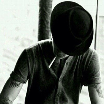 ♚ تويتر عالم افتراضي لا يمثلني بالواقع♡
#بوح