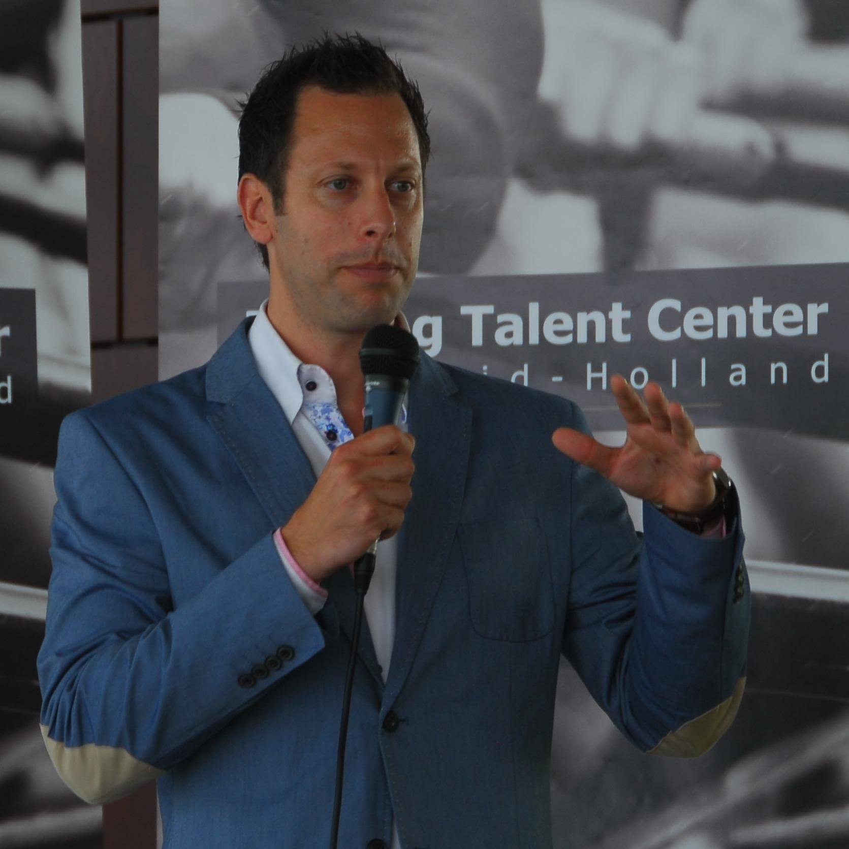 NielsHemelaar's profile picture. Manager Sports&Games @ X TU Delft | Passie voor actieve en passieve sportbeleving | Padel | Poker | Spelletjesgek