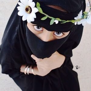 ‏‏‏‏‏لاتحكم علي من اول ثلاث تويتات
