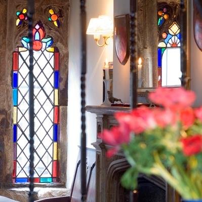 Historic pub and hotel dating back to the 14th Century. Serving traditional homemade fayre and a classic ale selection