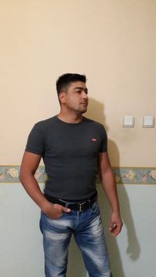 Rabbinden başka kimsenin önünde eğilmeyen , delinin biriyim işte...