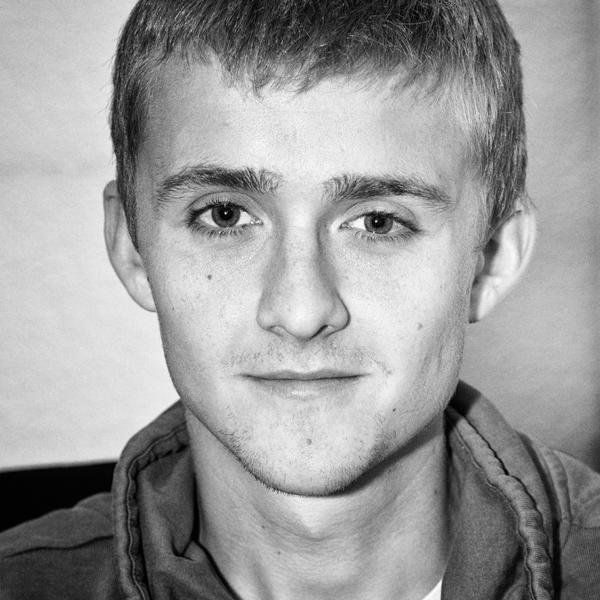 le_syl's profile picture. Graphic designer & Front-End Developer