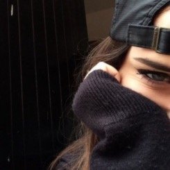 JuliaSayland's profile picture. ''Se in tutto il mondo non c'è nessuno a cui importa di te, esisti davvero?'' |shadowhunters|