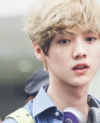 free follow from @EXOvirus_08 . followe her instead! kamsa chingu. i sarang you!