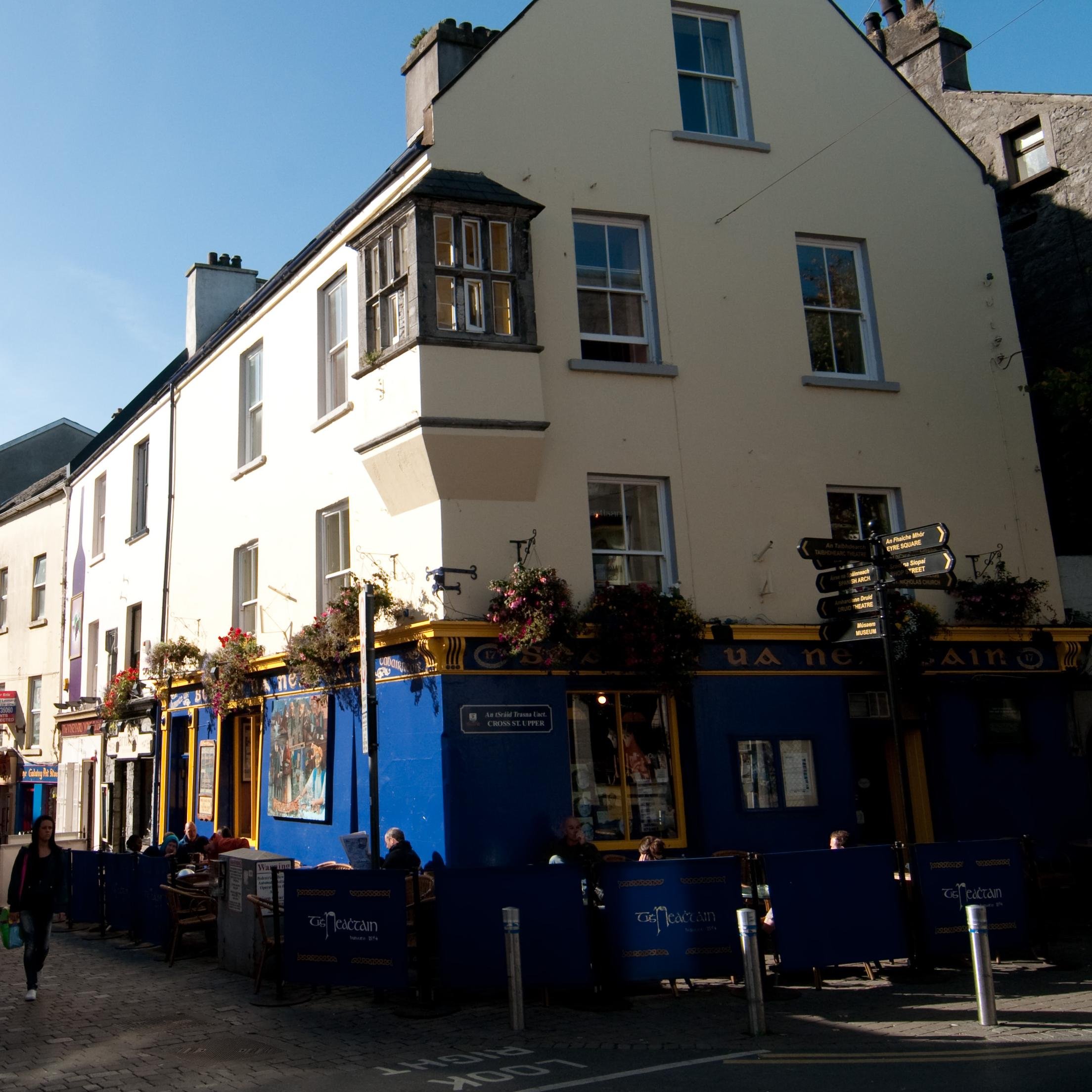 Tigh Neachtain has been an established pub at the heart of Galway city since 1894! Drop in for some live music and a taste our delicious food and craft beers.