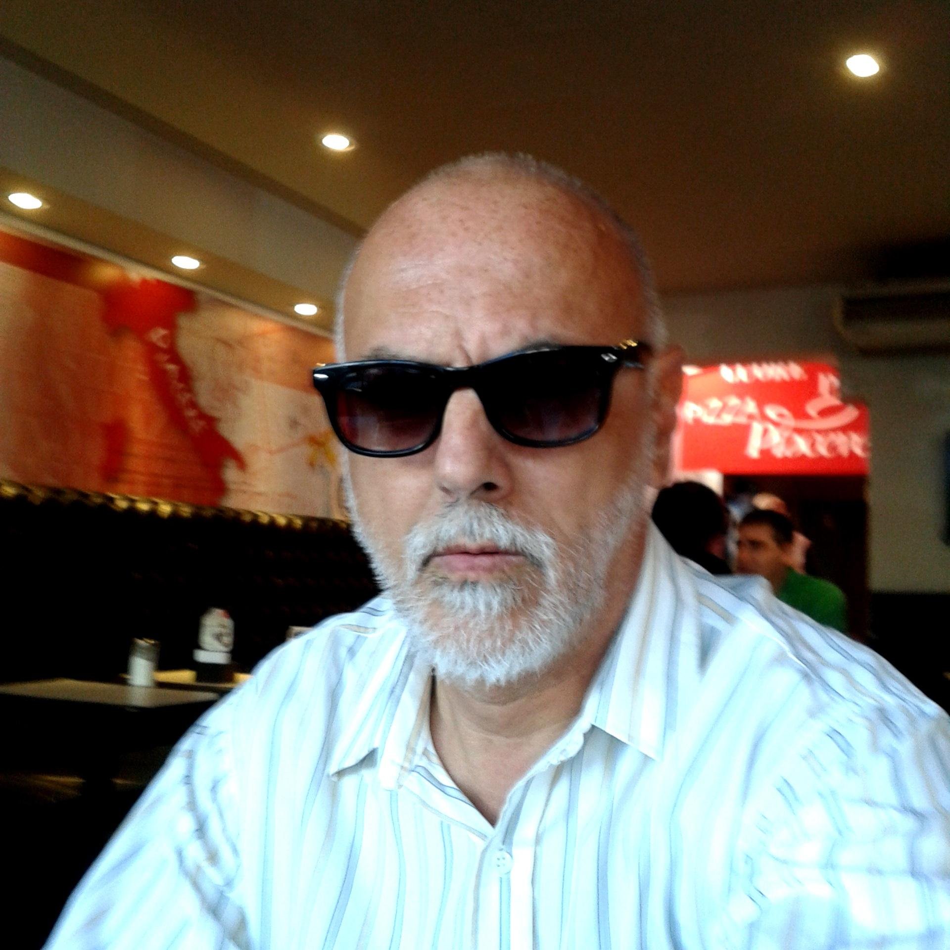 jorgemarcote's profile picture. Escritor - Actor...., MULTIFACETICO.., laboral y socialmente. 

Todo se puede... Querer es poder.