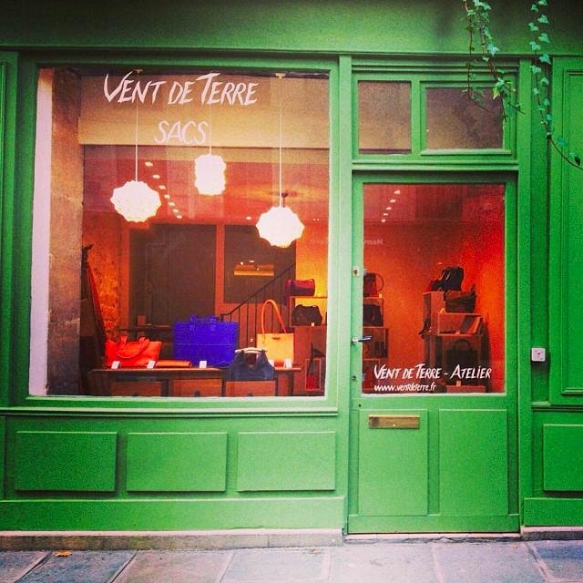 ventdeterre's profile picture. fashion designer of leather bags in #Paris