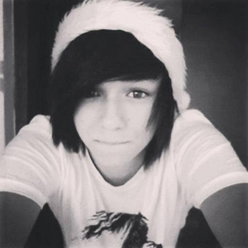 *.*Kellin/emo/17 years old/in love with my cat/taken but now single/BVB is my life*.*