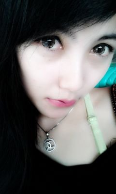 ♡ my mom ┃15 agustus 1994 ┃If you don’t stand for something , you will fall for anything ┃my path : rindy keyn ┃my line : rindy_keyn ┃5B0AEF03