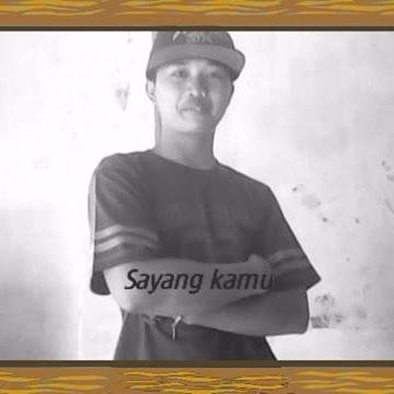 yang sellu sayang kamu Mbem :*