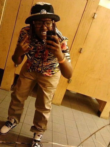 Loading information....5..4..3..2..1 da names lee Ima pretty cool cat.. gay af and Hella wavey eerday ..follow me i follow back ..skurr!!!