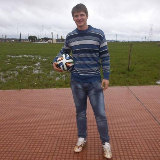 ~Mas que Fútbol un Sentimiento~ 

SEGUIME Y TE SIGO.
