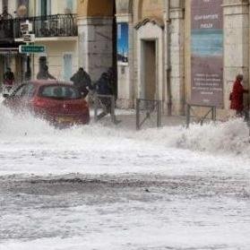 Les Étudiants en formation Vendeur Conseiller Commercial de Haute Normandie sont solidaires avec les habitants du SUD victimes des intempéries ! SUIVEZ NOUS