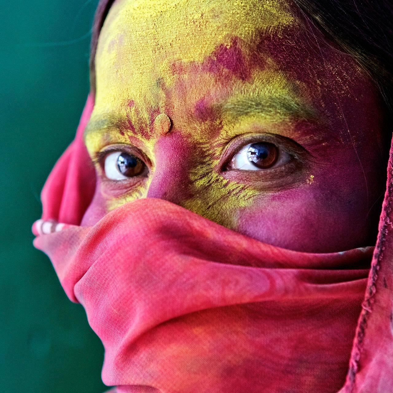 Documentary Photographer collaborating with ad agencies, design groups & NGOs. Author of Children of Bombay & past British Press Photographer of the Year.
