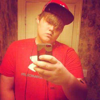 Follow me ill follow u back no lie ;)