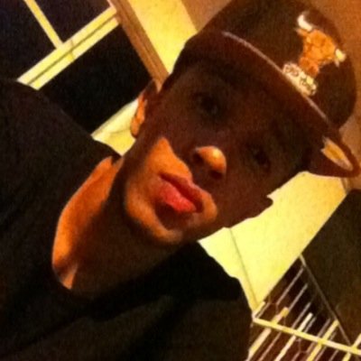 carlytmusic's profile picture. •Cantautor urbano- 20. Años Instagram and Snapchat: carlytmusic