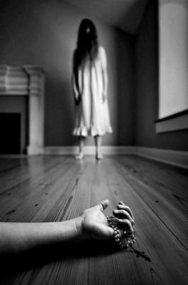 Sou Endemoniado Lucifer, mais conhecido como capeta. Ignorem o Felice, estava possuindo um ser desprezível e errei
