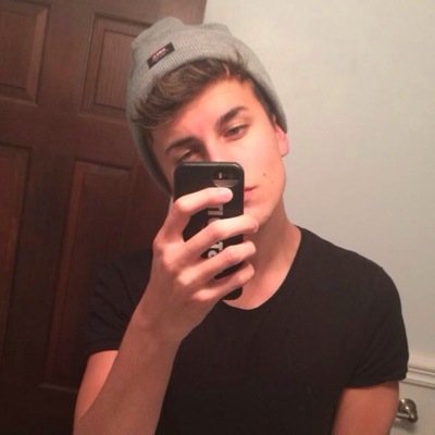 follow @sgtfuckboy