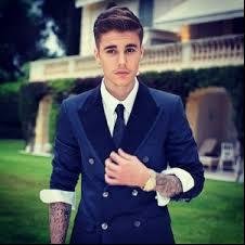 ''Votem no Justin gente por favor  #EМABiggestFansJustinBieber