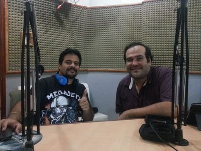 Rock and Roll de lunes a jueves de 8 a 10 pm por 90.5 FM Mi Radio. 
Conducido por @AaramF y @EfrainMetal
