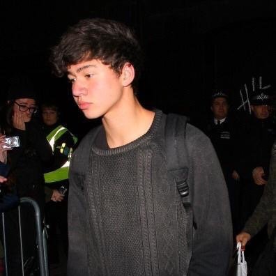 free follow from @the5sosdonut