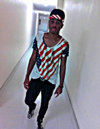FUCK a bio , follow me i follow back...
