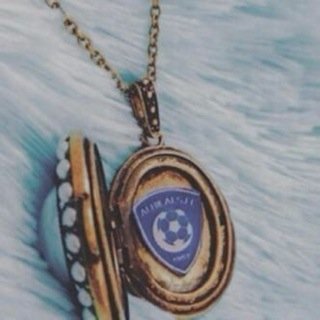 ‏اصدق مع الله ، فإذا صدقت عشت بين عطفه و لطفه .. فعطفه يقيك ما تحذره، و لطفه يرضيك بما يقدّره .