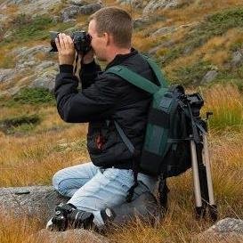 Uføretrygdet, ivrig freelance fotograf og FKH supporter.