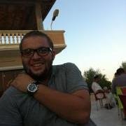 rebhisif's profile picture. Data analyst