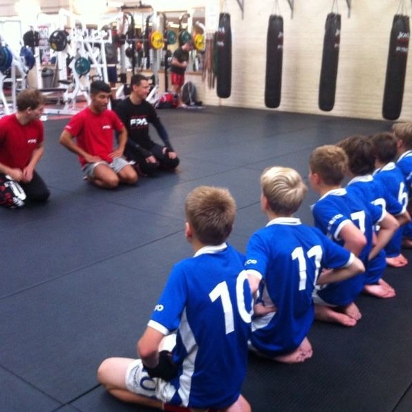 supervette kickboks clinics voor teams die als team willen presteren