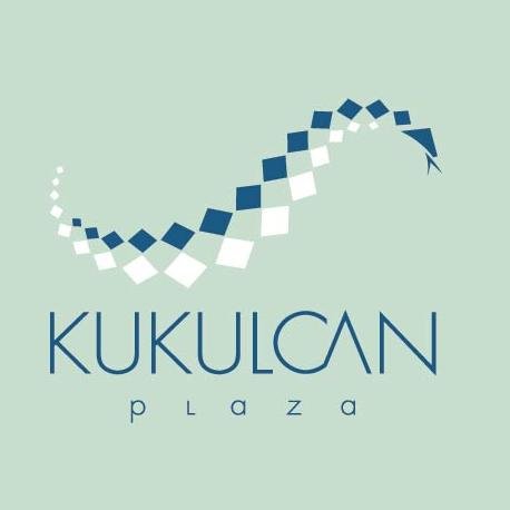 Kukulcan Plaza es un moderno centro comercial en Cancun, México, para disfrutar en Familia / is a modern shopping center in Cancun, Mexico, to enjoy family