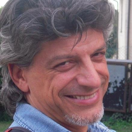 Consulente pedagogico. artista marziale, scrittore. docente universitario, imprenditore. Non necessariamente in questo ordine.