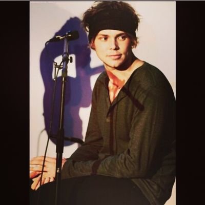 cuddleforashton's profile picture. just some insane fangirl from the netherlands